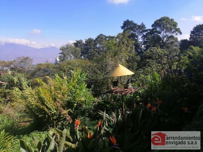 Finca en venta en Montessori, Envigado, 12323 m² · foto 3 de 4