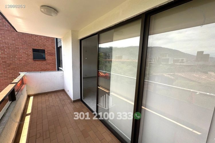 Apartamento de 3 alcobas en arriendo en Conquistadores, Medellín, 150 m² · foto 5 de 24