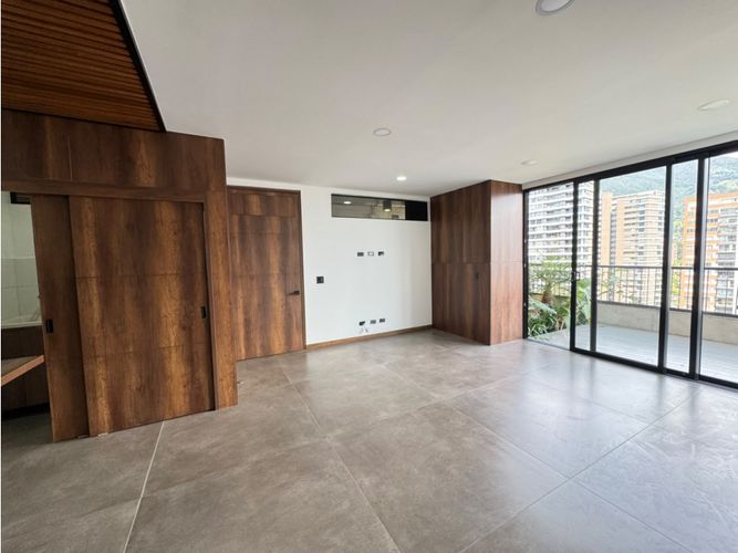 Apartamento de 2 alcobas en arriendo en Altos Del Poblado, Medellín, 98 m² · foto 2 de 14
