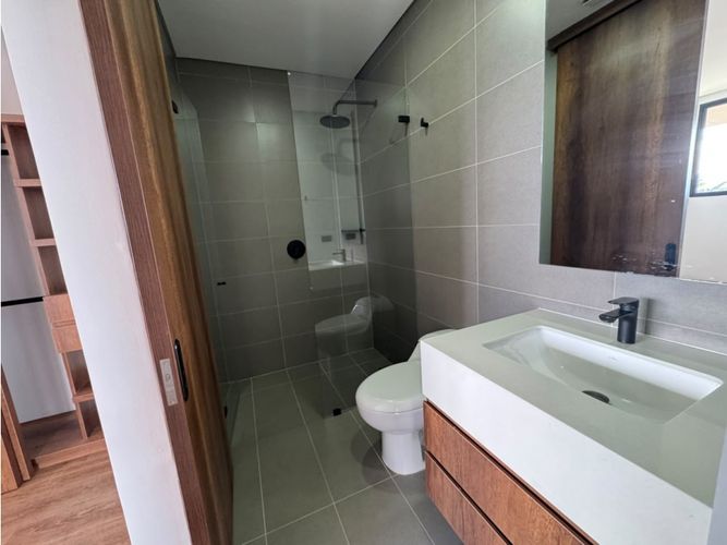 Apartamento de 2 alcobas en arriendo en Altos Del Poblado, Medellín, 98 m² · foto 7 de 14