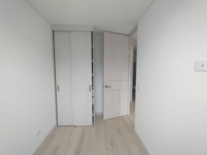 Apartamento de 3 alcobas en venta en La Aldea, Sabaneta, 65 m² · foto 5 de 13