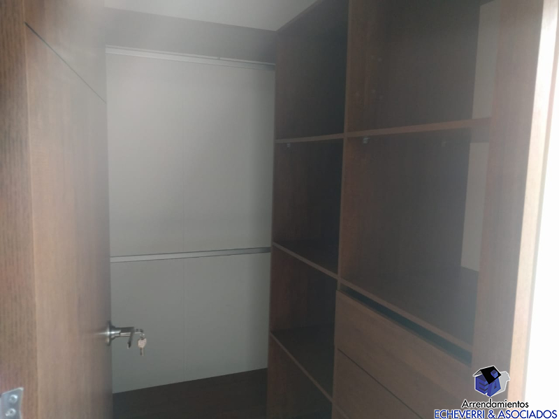 Apartamento en arriendo en Loma De Los Gonzalez, Medellín · foto 6 de 12