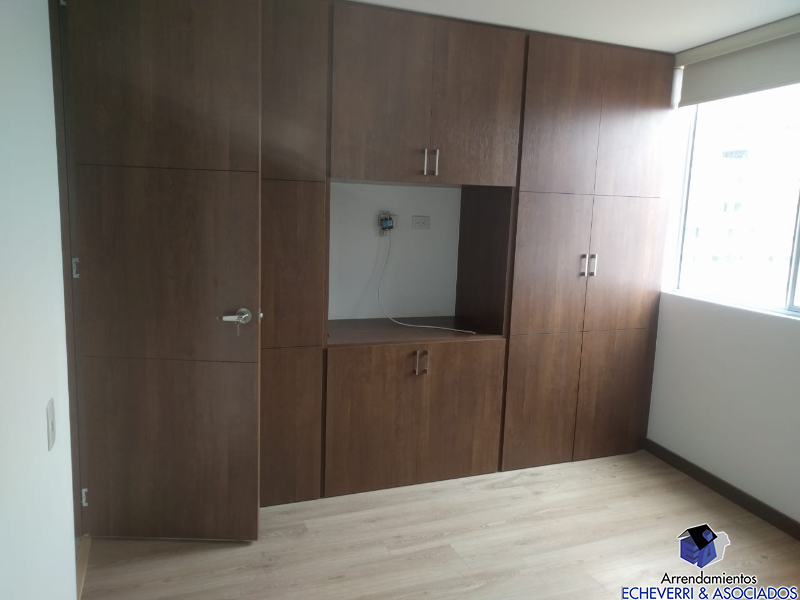 Apartamento en arriendo en Loma De Los Gonzalez, Medellín · foto 7 de 12