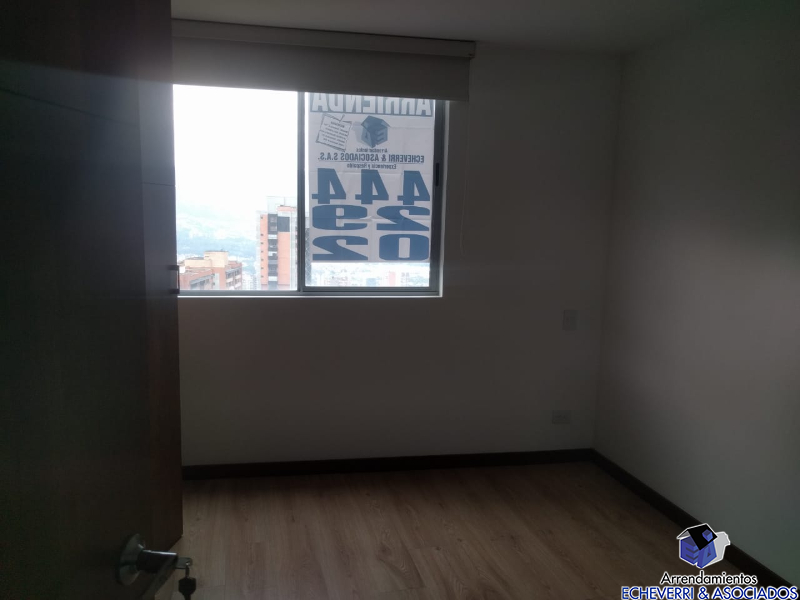 Apartamento en arriendo en Loma De Los Gonzalez, Medellín · foto 11 de 12