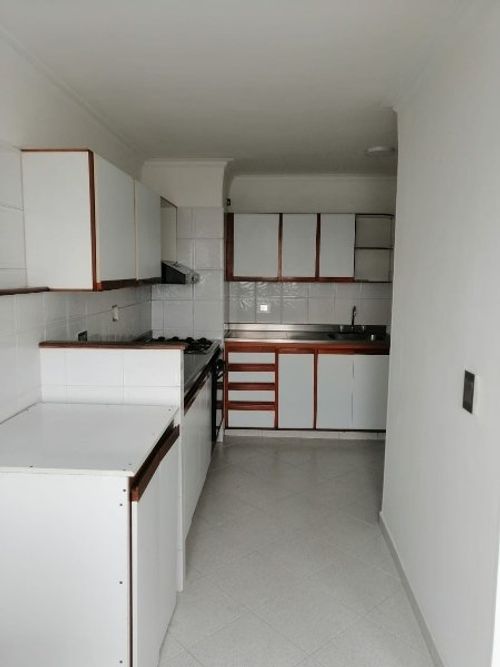 Apartamento de 3 alcobas en arriendo en Belen La Palma, Medellín, 95 m² · foto 3 de 16