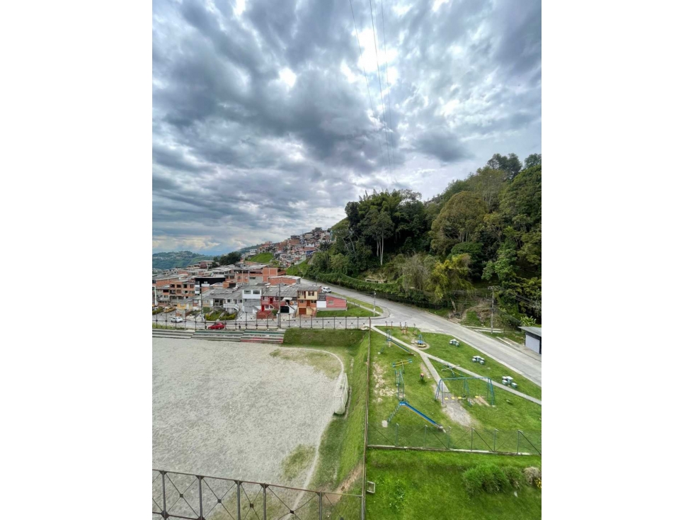 Apartamento en venta en Los Eucaliptos, Manizales · foto 11 de 22