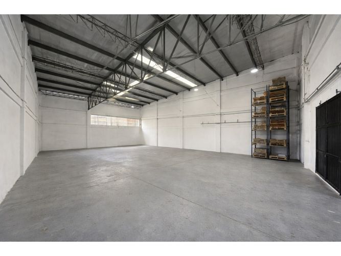 Bodega en arriendo en Ciudad Dorada, Armenia, 310 m² · foto 2 de 4