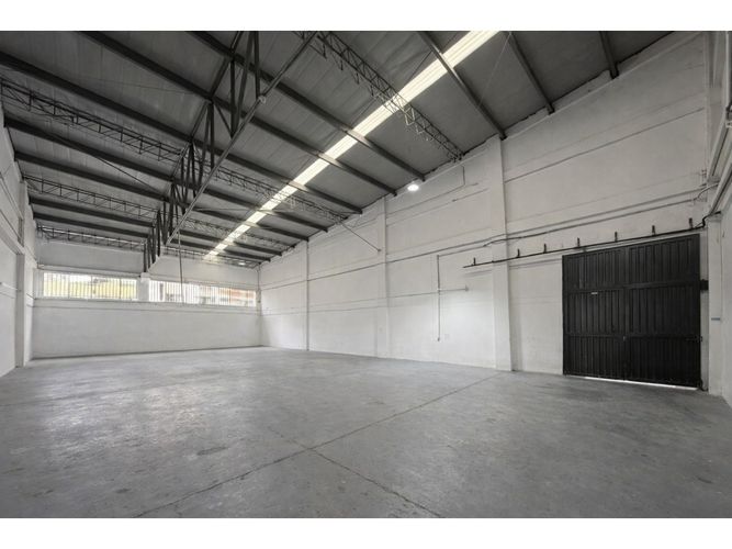 Bodega en arriendo en Ciudad Dorada, Armenia, 310 m² · foto 3 de 4