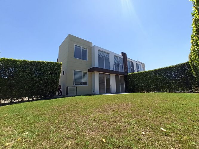 Casa de 3 alcobas en venta en Ricaurte, 150 m² · foto 6 de 24