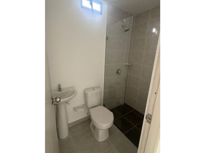 Apartaestudio en venta en Caicedo, Medellín, 70 m² · foto 2 de 6