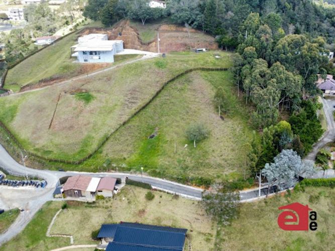 Lote en venta en Loma Del Escobero, Envigado, 2650 m² · foto 5 de 9