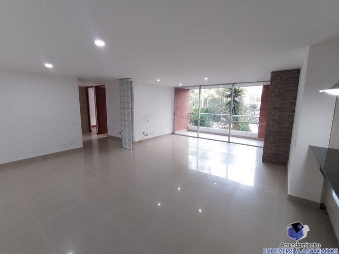 Apartamento de 3 alcobas en arriendo en Loma De Las Brujas, Envigado, 115 m² · foto 5 de 11