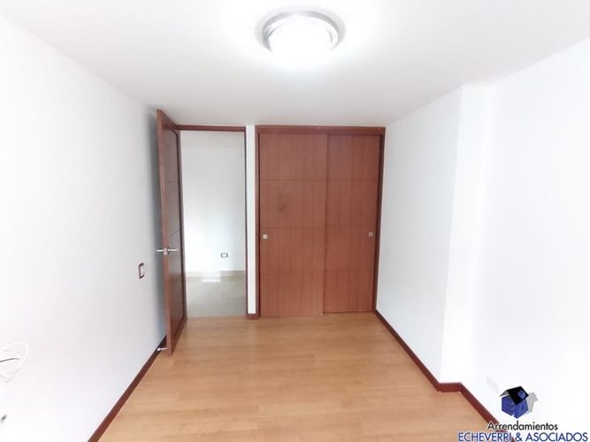 Apartamento de 3 alcobas en arriendo en Loma De Las Brujas, Envigado, 115 m² · foto 10 de 11