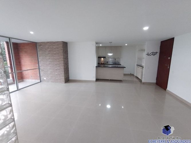 Apartamento de 3 alcobas en arriendo en Loma De Las Brujas, Envigado, 115 m² · foto 11 de 11