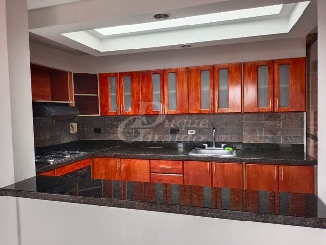 Apartamento de 4 alcobas en arriendo en Lorena, Medellín, 220 m² · foto 4 de 24