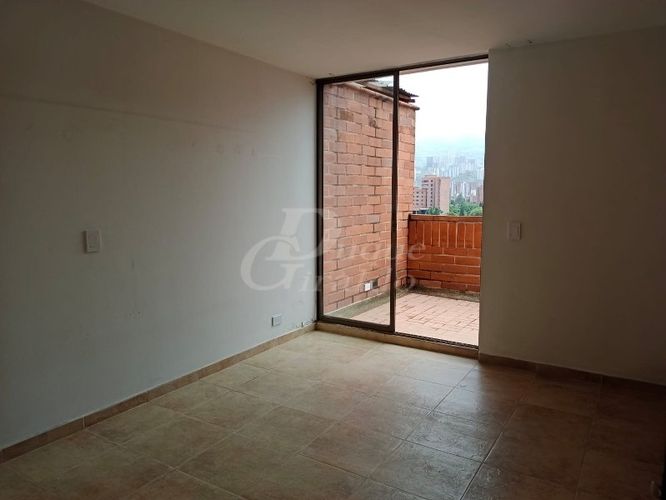 Apartamento de 4 alcobas en arriendo en Lorena, Medellín, 220 m² · foto 7 de 24