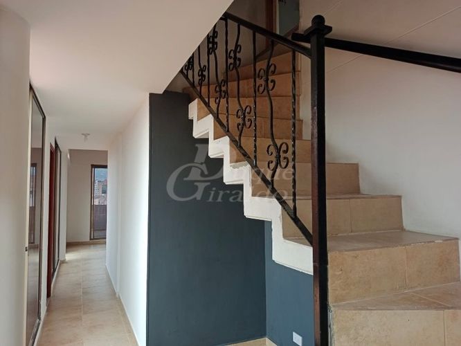 Apartamento de 4 alcobas en arriendo en Lorena, Medellín, 220 m² · foto 9 de 24