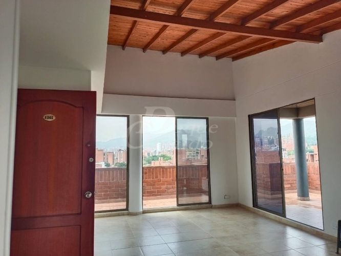 Apartamento de 4 alcobas en arriendo en Lorena, Medellín, 220 m² · foto 10 de 24