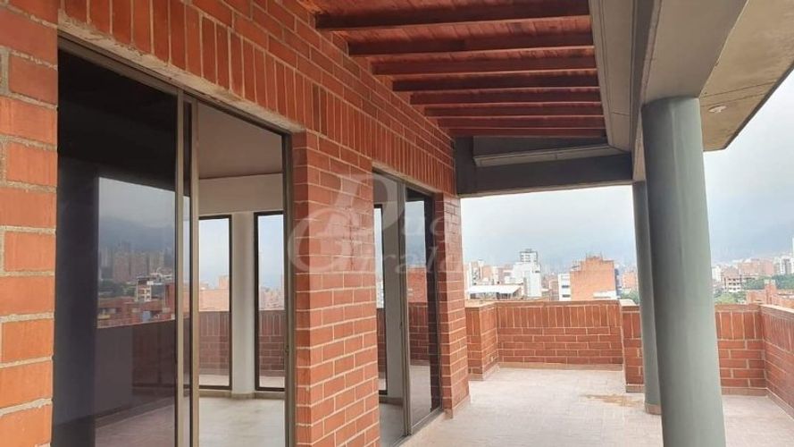 Apartamento de 4 alcobas en arriendo en Lorena, Medellín, 220 m² · foto 15 de 24