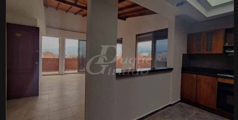 Apartamento de 4 alcobas en arriendo en Lorena, Medellín, 220 m² · foto 21 de 24