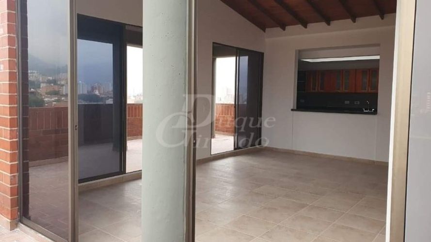 Apartamento de 4 alcobas en arriendo en Lorena, Medellín, 220 m² · foto 24 de 24