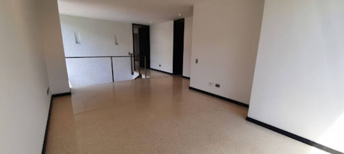 Apartamento de 2 alcobas en arriendo en San Lucas, Medellín, 130 m² · foto 3 de 24