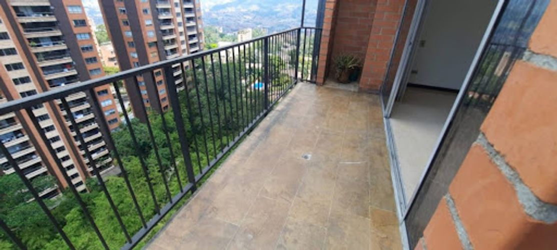 Apartamento de 2 alcobas en arriendo en San Lucas, Medellín, 130 m² · foto 4 de 24
