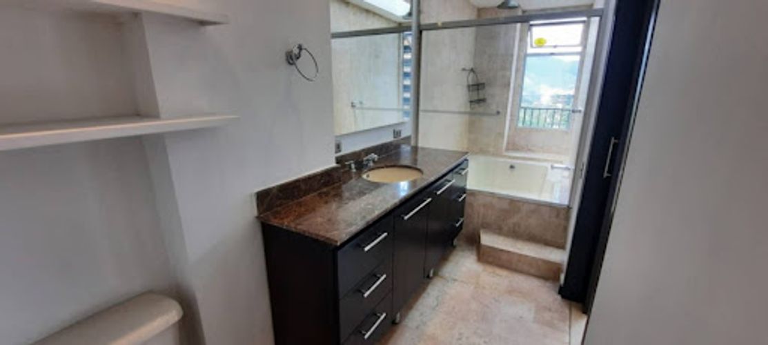 Apartamento de 2 alcobas en arriendo en San Lucas, Medellín, 130 m² · foto 17 de 24