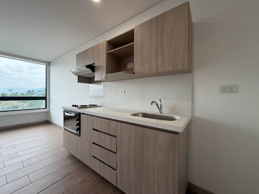 Apartamento en arriendo en Loma Del Escobero, Envigado · foto 3 de 16