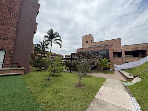 Apartamento en arriendo en Loma Del Escobero, Envigado · foto 13 de 16