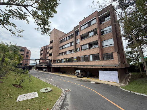 Apartamento en arriendo en Loma Del Escobero, Envigado · foto 14 de 16