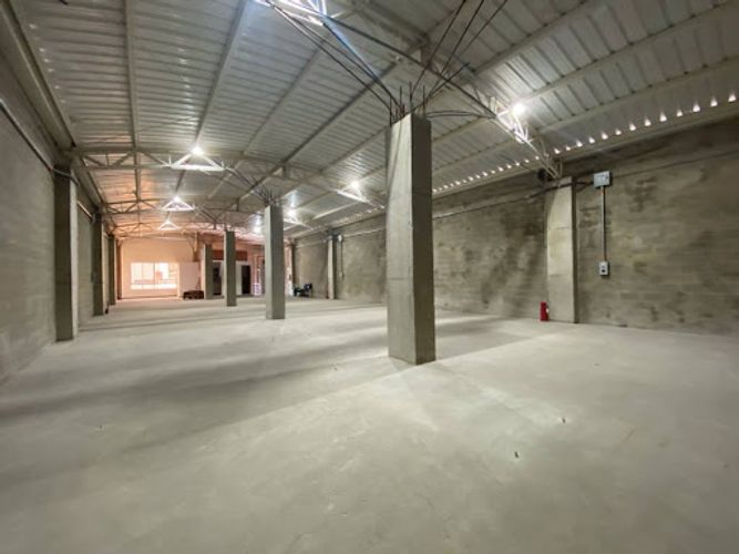Bodega en arriendo en Cabecera San Antonio De Prado, Medellín, 320 m² · foto 2 de 10