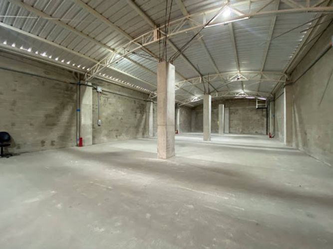 Bodega en arriendo en Cabecera San Antonio De Prado, Medellín, 320 m² · foto 4 de 10