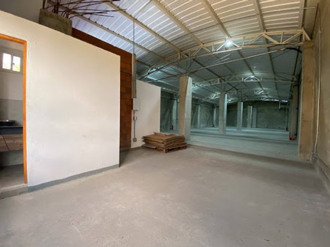 Bodega en arriendo en Cabecera San Antonio De Prado, Medellín, 320 m² · foto 6 de 10