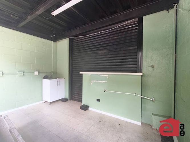 Local en arriendo en Los Colores, Medellín, 14 m² · foto 2 de 4