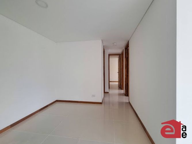 Apartamento de 3 alcobas en arriendo en Loma De San Jose, Sabaneta, 104 m² · foto 7 de 18