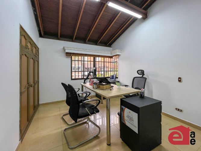 Casa de 5 alcobas en arriendo en Belen La Palma, Medellín, 220 m² · foto 6 de 20