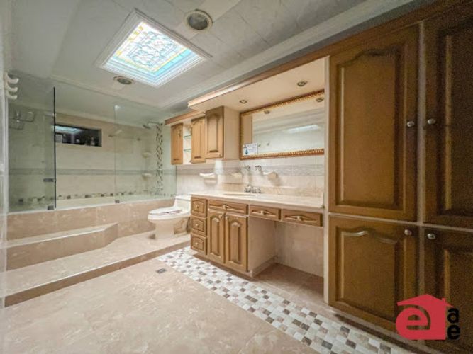 Casa de 5 alcobas en arriendo en Belen La Palma, Medellín, 220 m² · foto 9 de 20