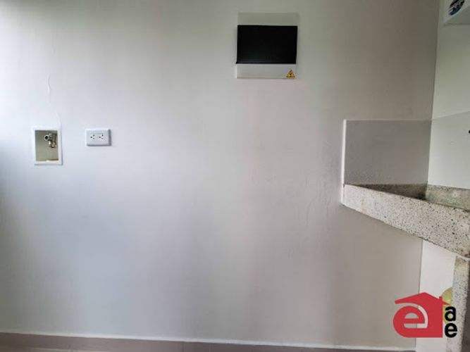 Apartamento de 3 alcobas en arriendo en Loma De San Jose, Sabaneta, 104 m² · foto 11 de 18