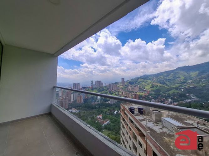 Apartamento de 3 alcobas en arriendo en Loma De San Jose, Sabaneta, 104 m² · foto 12 de 18