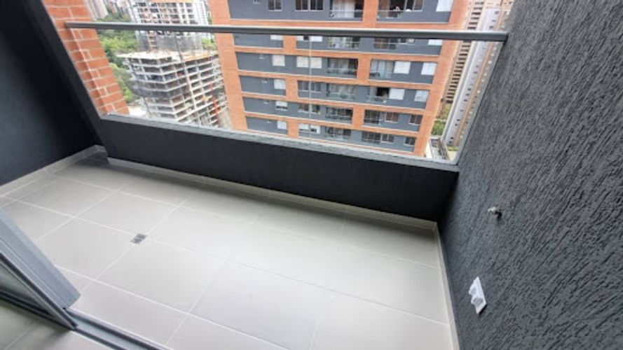 Apartamento de 2 alcobas en arriendo en Ciudad Del Río, Medellín, 80 m² · foto 8 de 19