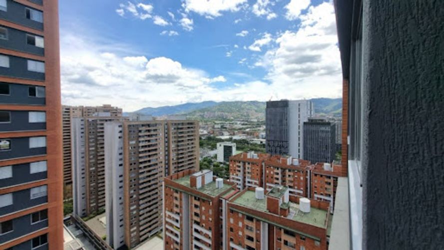 Apartamento de 2 alcobas en arriendo en Ciudad Del Río, Medellín, 80 m² · foto 9 de 19
