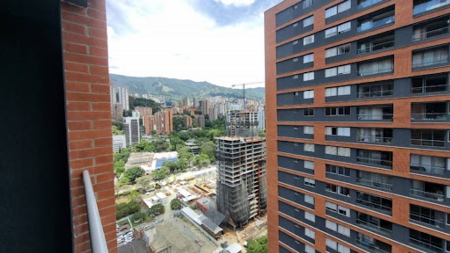 Apartamento de 2 alcobas en arriendo en Ciudad Del Río, Medellín, 80 m² · foto 10 de 19