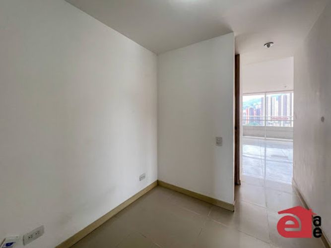 Apartamento de 3 alcobas en arriendo en Prados De Sabaneta, Sabaneta, 75 m² · foto 4 de 13