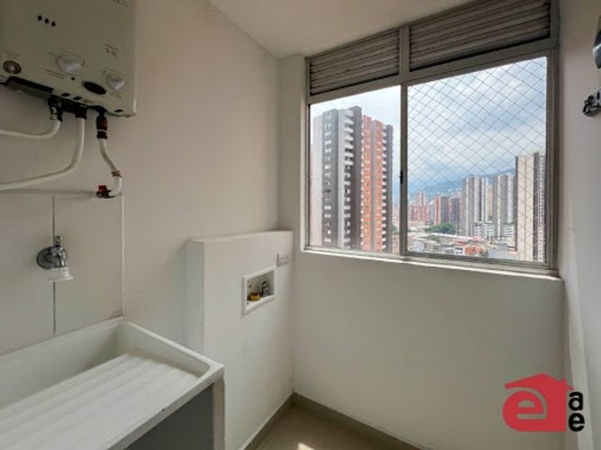 Apartamento de 3 alcobas en arriendo en Prados De Sabaneta, Sabaneta, 75 m² · foto 11 de 13
