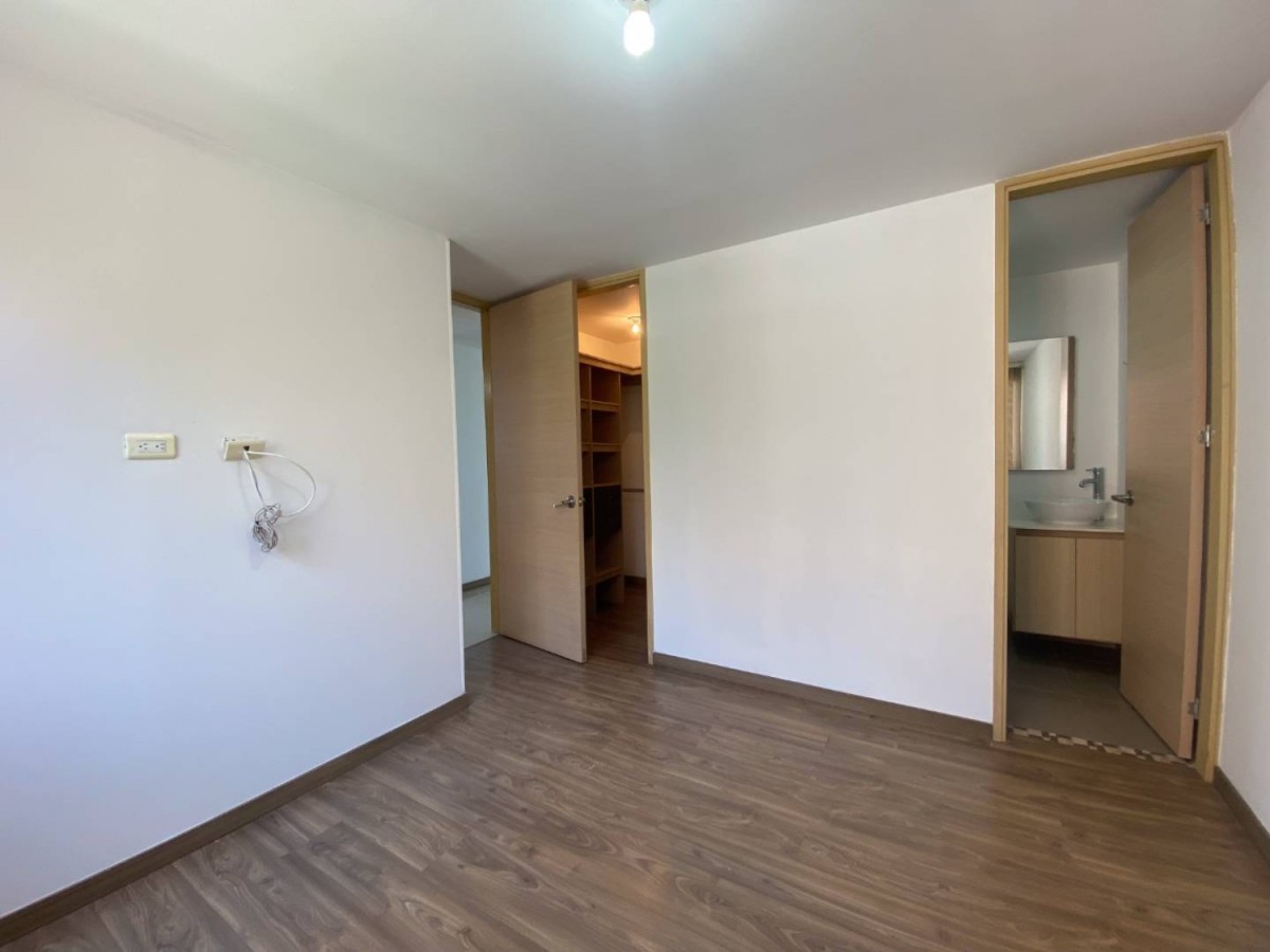 Apartamento en venta en Loma Del Esmeraldal, Envigado · foto 5 de 12