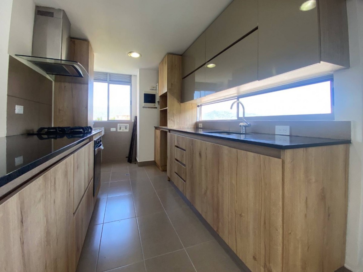 Apartamento en venta en Loma Del Esmeraldal, Envigado · foto 3 de 12