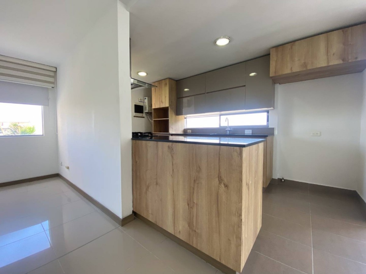 Apartamento en venta en Loma Del Esmeraldal, Envigado · foto 4 de 12