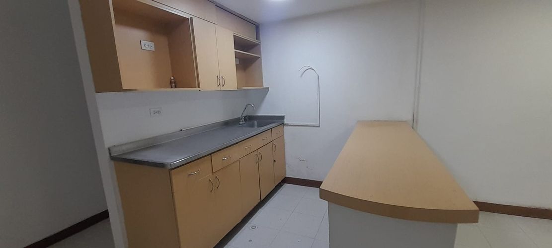 Local en arriendo en Villa Nueva, Medellín, 250 m² · foto 2 de 19