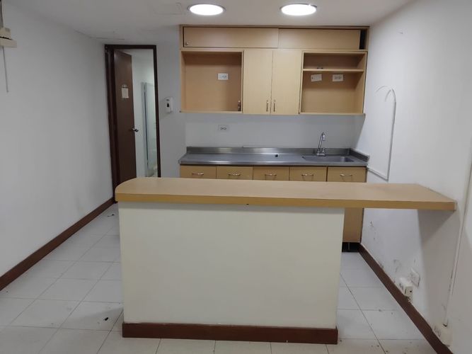 Local en arriendo en Villa Nueva, Medellín, 250 m² · foto 3 de 19